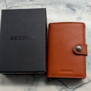 Secrid Men’s Brown Leather Mini Wallet NEW 🙌🏻